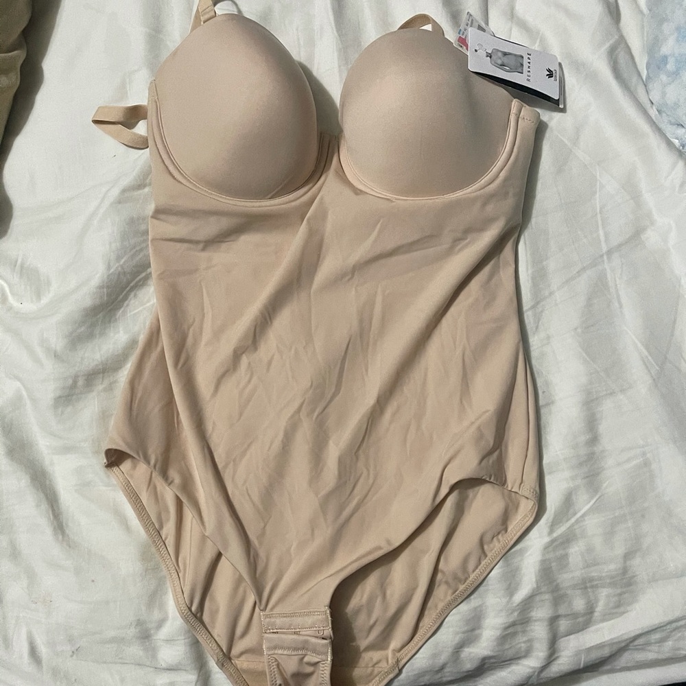 Strapless shaping bodybriefer